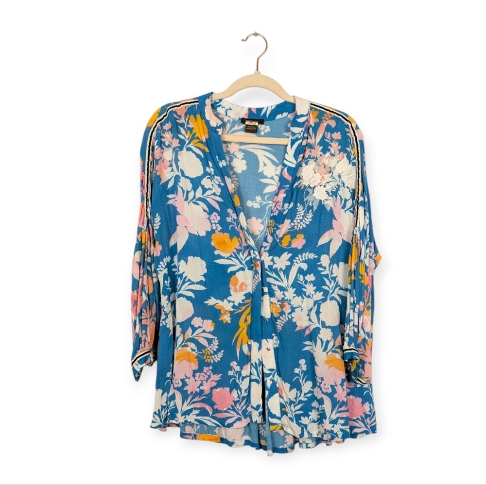 Anthropologie Vineet Bahl Carolina Blue 3D Floral Button Down Blouse Size 8